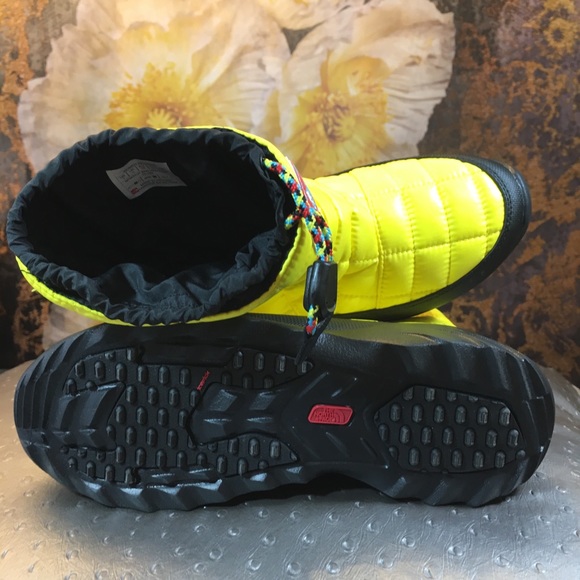 NEW The North Face Women's Boots - Picture 6 of 8